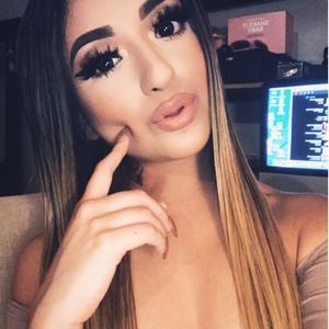 Meet your Posher, Gladis